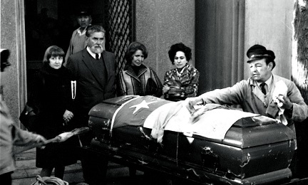 La cerimonia funebre del 1974