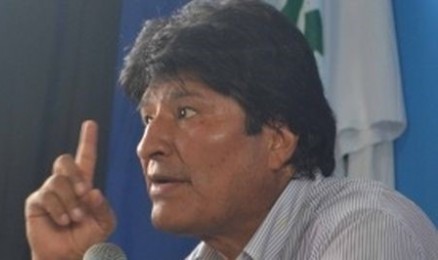 EVO MORALES CORRE DAL PAPA. E prima di partire per Roma alza la voce con i vescovi che hanno denunciato la penetrazione narcos nelle “alte strutture” dello stato boliviano