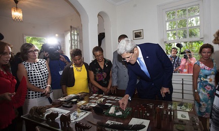 SI RIPARTE DA HEMINGWAY. La collaborazione culturale tra Cuba e Stati Uniti ha nello scrittore americano un punto di convergenza SI RIPARTE DA HEMINGWAY. La collaborazione culturale tra Cuba e Stati Uniti ha nello scrittore americano un punto di convergenza