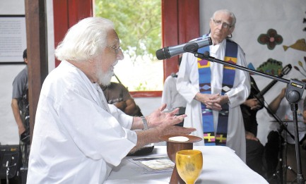 NICARAGUA. INTELLETTUALI CONTRO ORTEGA. Duro manifesto contro il governo sandinista. “Non permettiamo che una minoranza sequestri la Nazione”. Firmato Ernesto Cardenal & company NICARAGUA. INTELLETTUALI CONTRO ORTEGA. Duro manifesto contro il governo sandinista. “Non permettiamo che una minoranza sequestri la Nazione”. Firmato Ernesto Cardenal & company