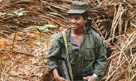 La guerrigliera Xiomara Martínez: “Non andremo a fare dei lavoretti”.  Foto León Darío Peláez-Semana