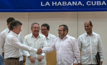 Protagonisti: Santos, Timochenko e Raúl Castro