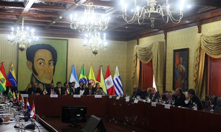 VENEZUELA. STORIA DI MEDIAZIONI ANNUNCIATE E MAI RICHIESTE. Nessuno vuole cedere, ma neanche concedere. Mentre il paese affonda VENEZUELA. STORIA DI MEDIAZIONI ANNUNCIATE E MAI RICHIESTE. Nessuno vuole cedere, ma neanche concedere. Mentre il paese affonda