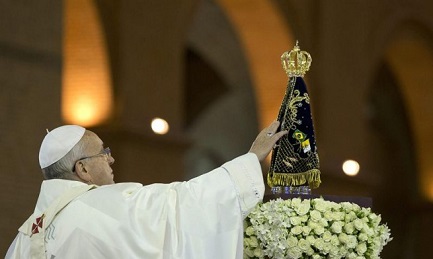 LA MADONNA DI APARECIDA NEI GIARDINI VATICANI. Verrà collocata sabato prossimo. Nel 2013 il Papa si congedò dal Brasile con un: “Arrivederci nel 2017″