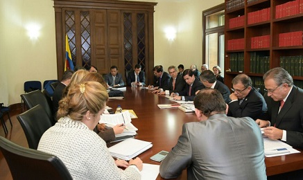 COLOMBIA. VERSO LA FUMATA BIANCA. Continuità e correzioni nel testo in preparazione. Ecco la “sintesi” che potrebbe farcela COLOMBIA. VERSO LA FUMATA BIANCA. Continuità e correzioni nel testo in preparazione. Ecco la “sintesi” che potrebbe farcela