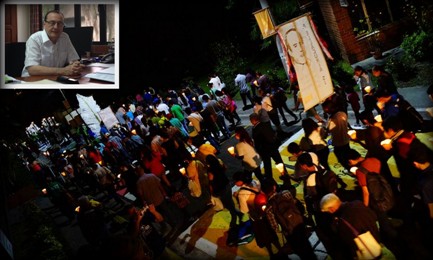 La processione dei lumicini (farolitos) la sera del 12 novembre. Nel riquadro il Rettore dell’Università Cattolica di El Salvador il gesuita Andreu Oliva
