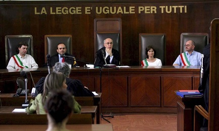 PROCESSO CONDOR. Tra ergastoli e proscioglimenti l’Italia detta la sentenza di uno storico processo contro gli esponenti dei regimi militari latinoamericani PROCESSO CONDOR. Tra ergastoli e proscioglimenti l’Italia detta la sentenza di uno storico processo contro gli esponenti dei regimi militari latinoamericani