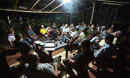 A MAGGIO SARANNO UN PARTITO. Fissato il momento della mutazione delle FARC della Colombia da movimento guerrigliero a forza politica. Trump permettendo…