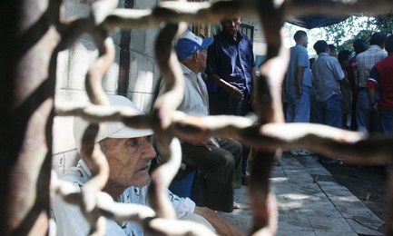 MIRACOLI LATINOAMERICANI DI FRANCESCO. All’appello giubilare per un gesto di clemenza con i carcerati rispondono Cuba, Nicaragua, Bolivia, Paraguay, Venezuela e El Salvador