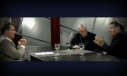 Bergoglio, il rabbino Skorka e Marcelo Figueroa durante il programma di Canal 21 “Biblia dialogo vigente”
