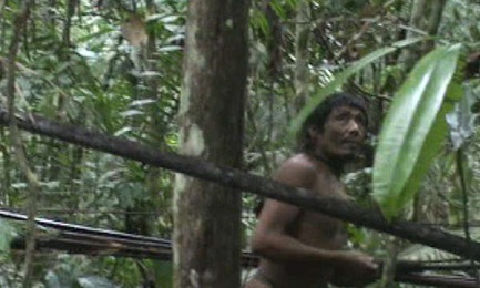 AMAZZONIA DOLENTE. Movimento per i diritti dei popoli indigeni svela un piano che minaccia l’esistenza di una popolazione amazzonica
