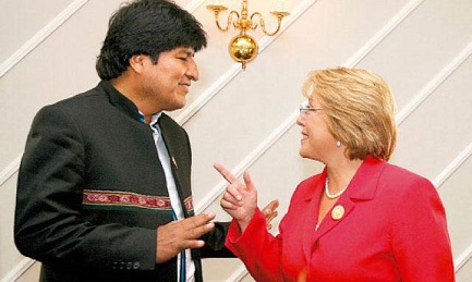 OSSESSIONI CILENE E SPREGIUDICATEZZA BOLIVIANA. Evo Morales e Michelle Bachelet in Vaticano col Papa a dicembre. Sullo sfondo la questione dello sbocco sul Pacifico