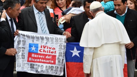 PAPA IN CILE. DI COSA VOGLIONO CHE PARLI. Una inchiesta dell’Università di Valparaíso registra le aspettative dei giovani cileni