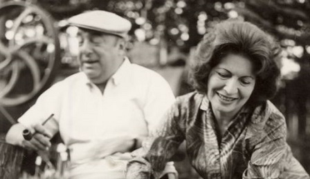 Pablo Neruda insieme all'ultima moglie, Matilde Urrutia
