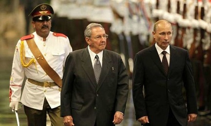 Il presidente russo Vladímir Putin e Raúl Castro (EFE Archivio)