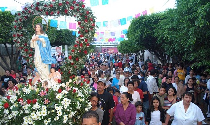 Processione della “Purísima” per le strade di Managua
