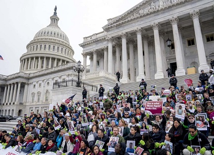Dreamers chiedono garanzie davanti al Congreso (Foto AP - Andrew Harnik)