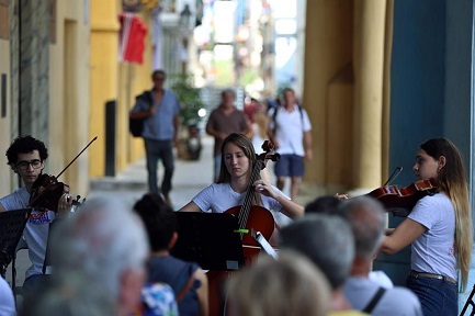 Quartetti d’archi mozartiani a l’Avana (Foto Alejandro Ernesto-EFE).