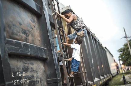 “MIGRANTE, PELLEGRINO DELLA SPERANZA”. Da oggi fino a mercoledì vescovi al confine tra Messico e Texas metteranno a punto il piano pastorale congiunto sugli emigranti