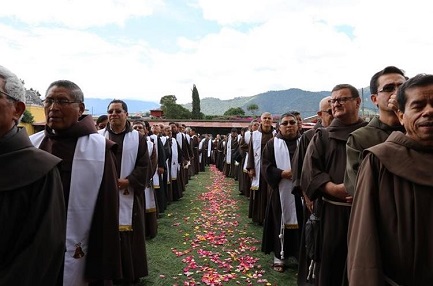 ANCHE IL GUATEMALA AVRÁ I SUOI BEATI. Ad ottobre, dopo la canonizzazione di Romero nel confinante El Salvador, toccherà al francescano italiano Maruzzo e al laico Navarro