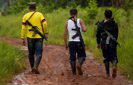 Guerriglieri dissidenti delle FARC nel dipartimento di Guaviare (RAÚL ARBOLEDA AFP)