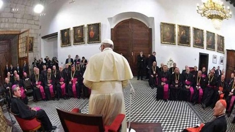 Il Papa con i vescovi cileni nel gennaio 2018