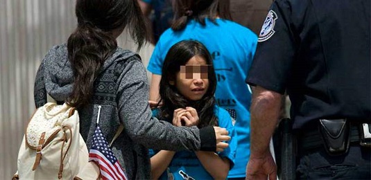 UN MURO DI LACRIME. Trump si prepara alle elezioni di metà mandato negli Stati Uniti. A spese dei migranti