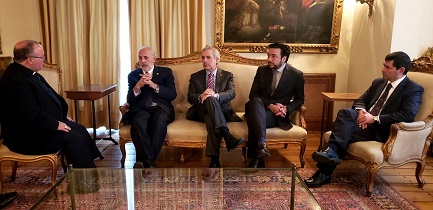 Nella foto, Mons. C. Scicluna insieme al Procuratore nazionale Jorge Abbott e ai Procuratori Raúl Guzmán, Emiliano Arias e Mauricio Richards