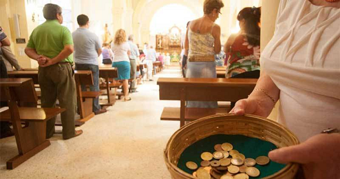 Colletta in una chiesa di Buenos Aires