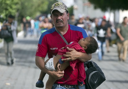 LA CAROVANA DELLA SPERANZA. Cosa succederebbe se tutti gli emigranti si unissero e marciassero insieme verso il confine con gli Stati Uniti? Lo stiamo vedendo in questi giorni…